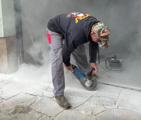 Jak prodloužit životnost garážových vrat a jak často provádět servis