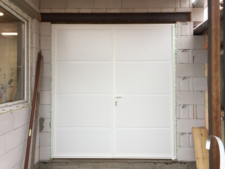 Dvoukřídlá garážová vrata - bílá, rovný, hladký povrch