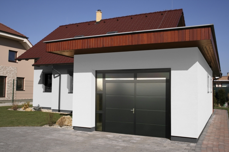 Dvoukřídlá garážová vrata - montáž a řešení na míru
